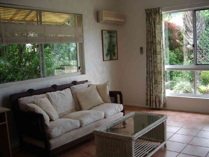 33 Country Road, Cannonvale QLD 4802