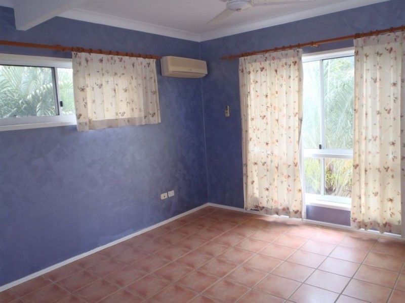 33 Country Road, Cannonvale QLD 4802