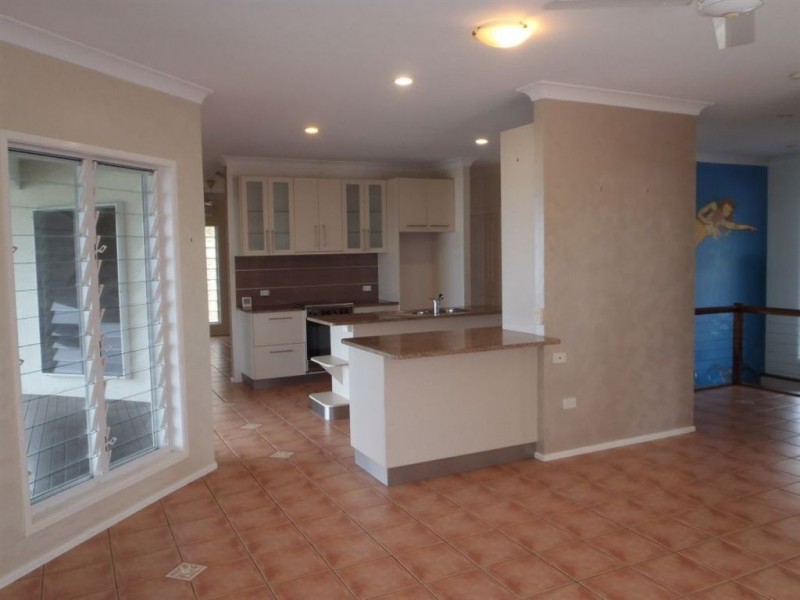 33 Country Road, Cannonvale QLD 4802