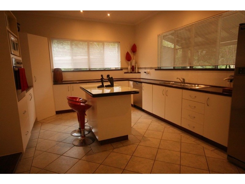 71 Pringle Road, Cannonvale QLD 4802