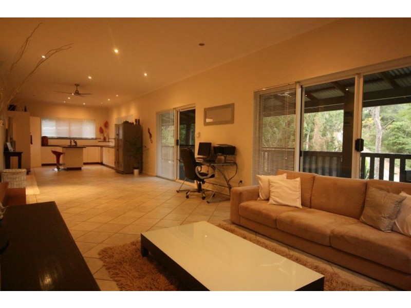 71 Pringle Road, Cannonvale QLD 4802