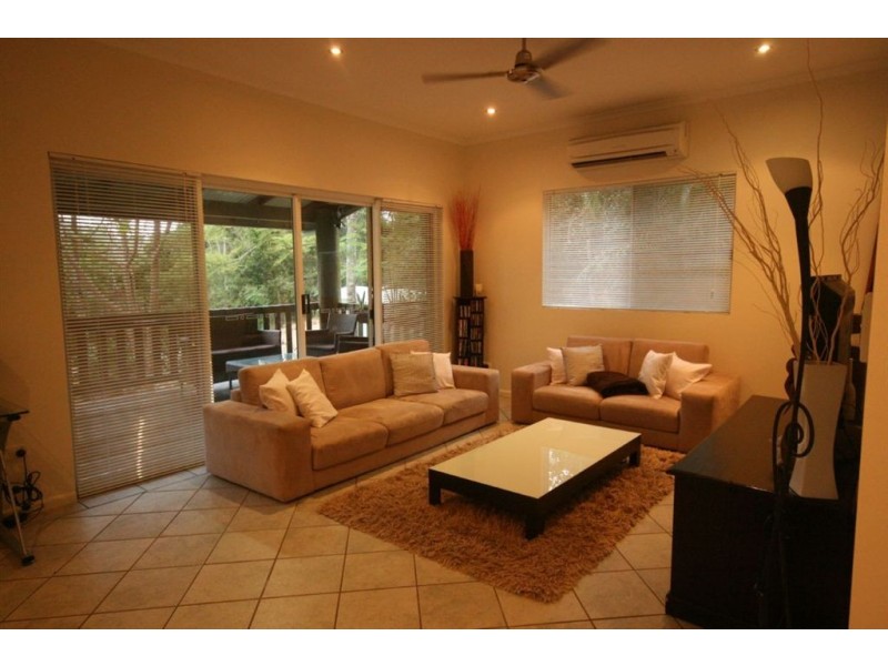 71 Pringle Road, Cannonvale QLD 4802