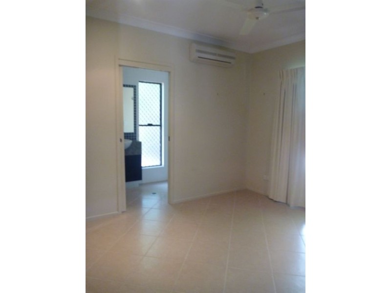 5 Shelley Close, Cannonvale QLD 4802