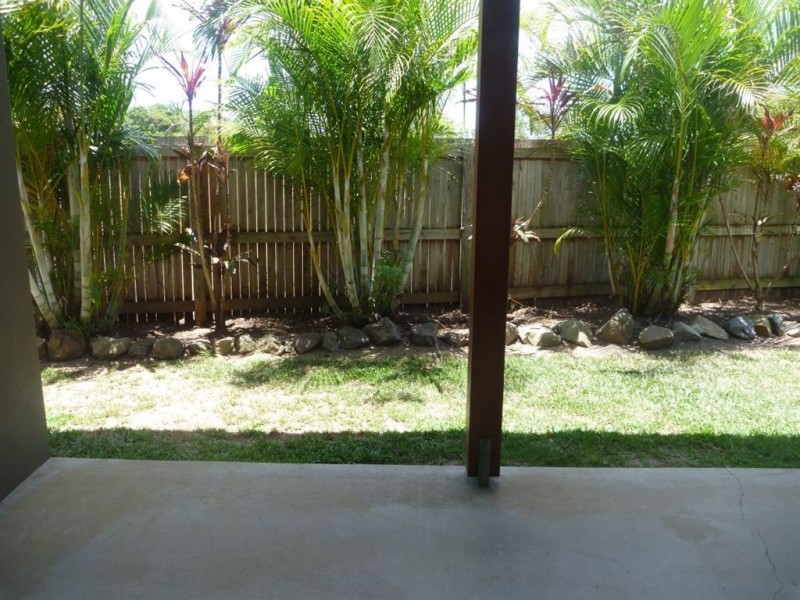 5 Shelley Close, Cannonvale QLD 4802