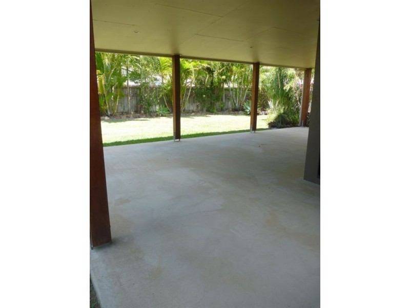 5 Shelley Close, Cannonvale QLD 4802