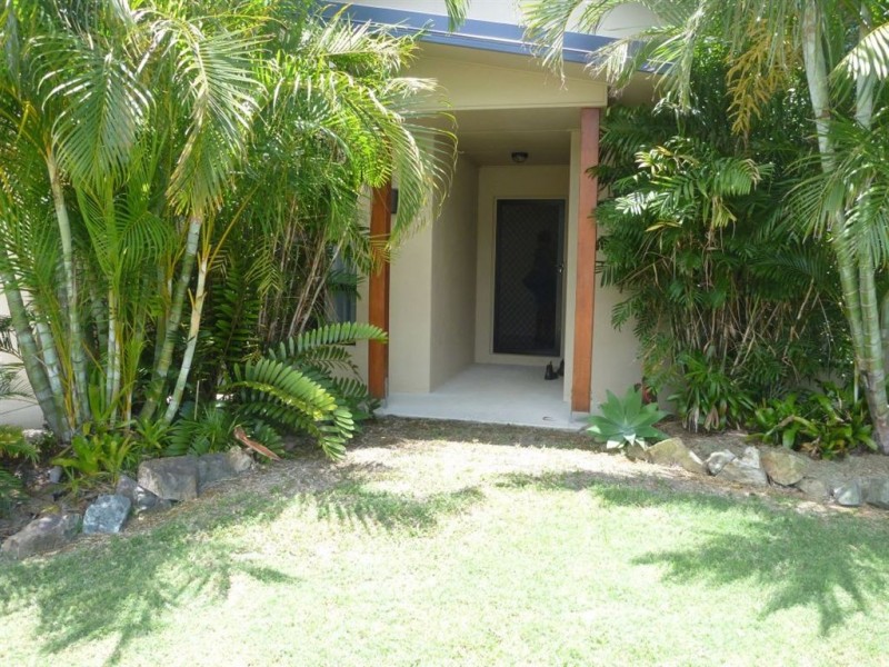 5 Shelley Close, Cannonvale QLD 4802