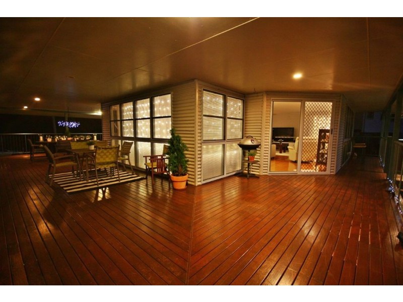 8 Hamilton Avenue, Cannonvale QLD 4802