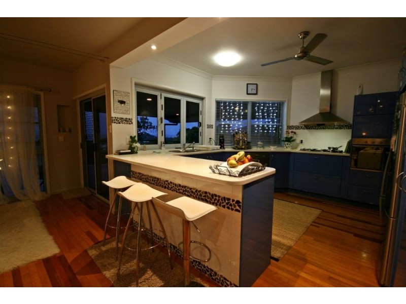 8 Hamilton Avenue, Cannonvale QLD 4802