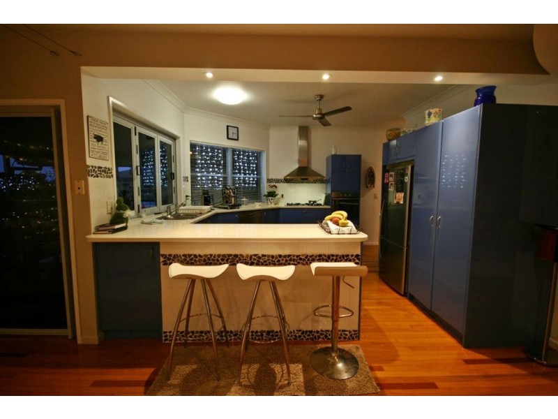 8 Hamilton Avenue, Cannonvale QLD 4802