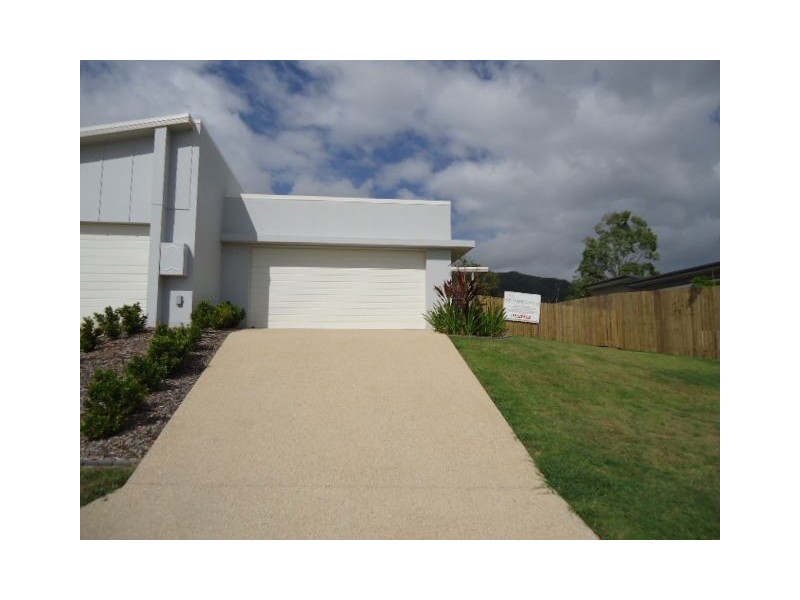 2/55 Endeavour Circuit, Cannonvale QLD 4802
