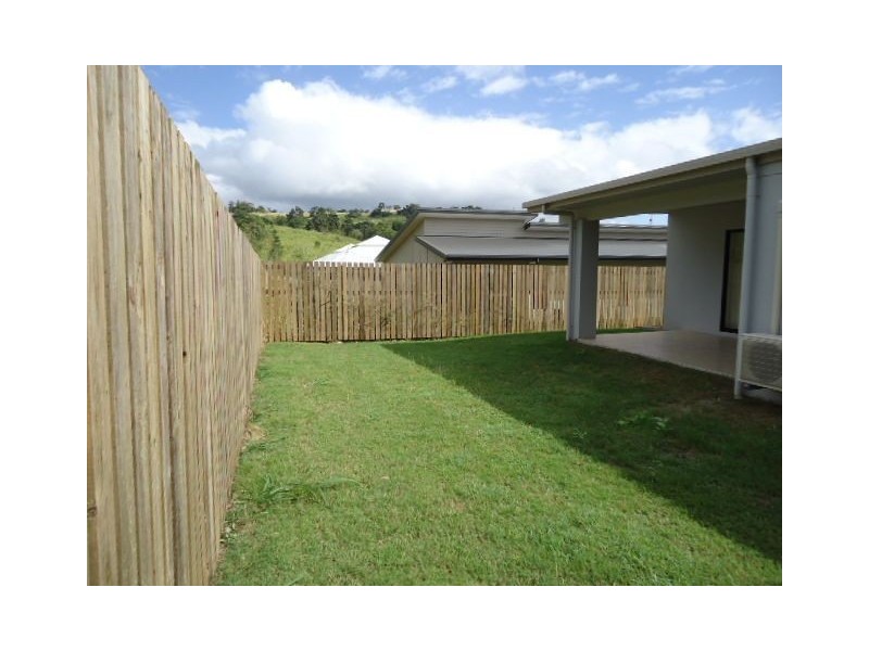 2/55 Endeavour Circuit, Cannonvale QLD 4802