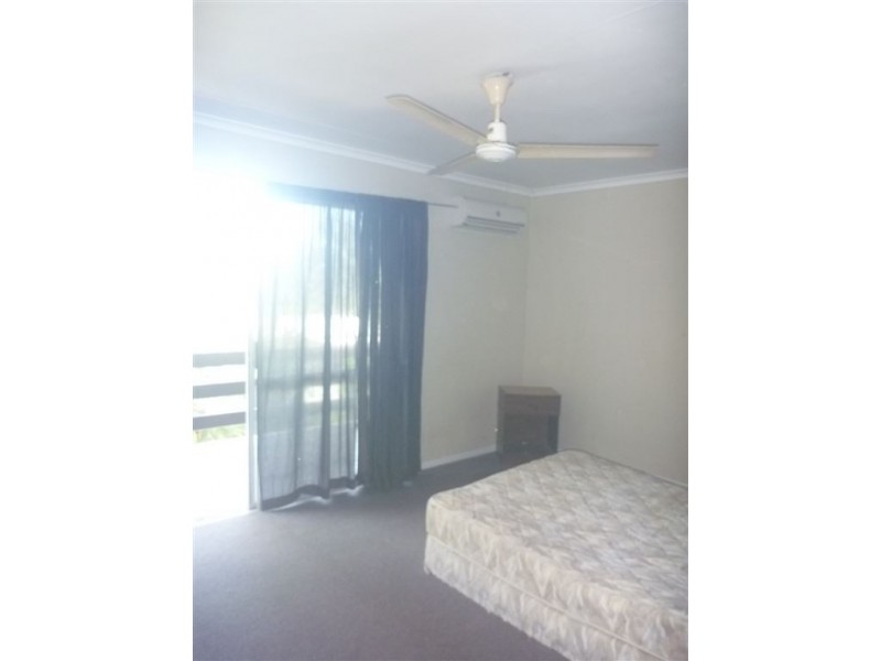 1/23 Manooka Drive, Cannonvale QLD 4802