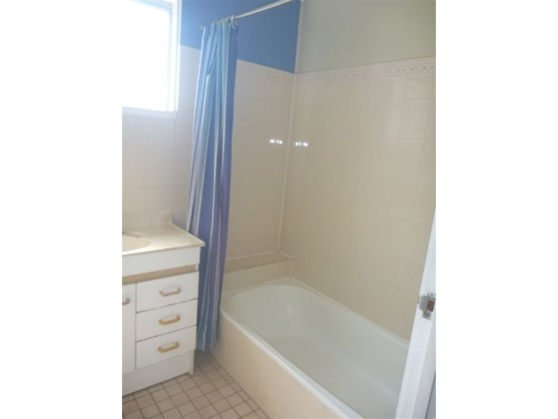 1/23 Manooka Drive, Cannonvale QLD 4802