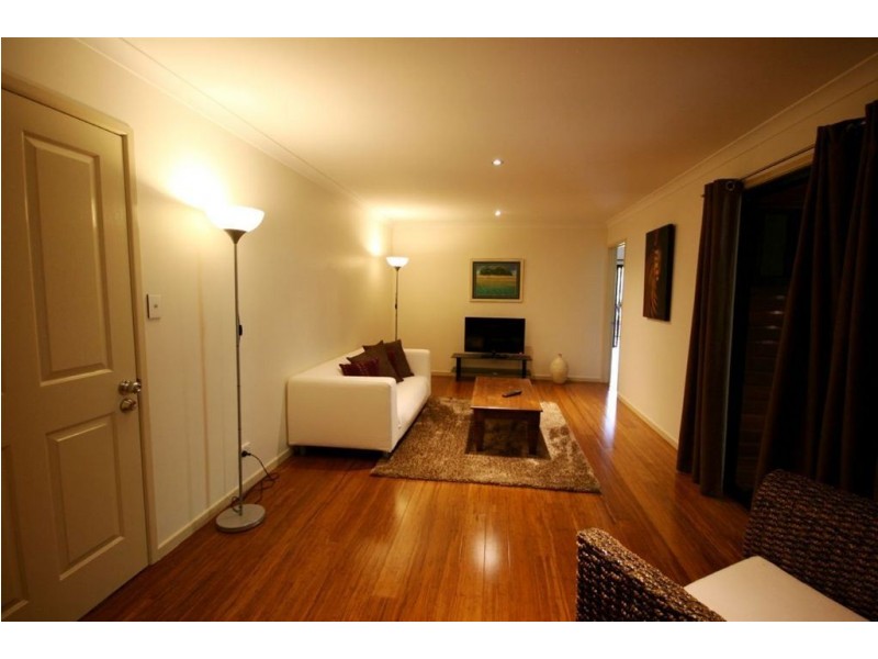 30B Macona Crescent, Cannonvale QLD 4802