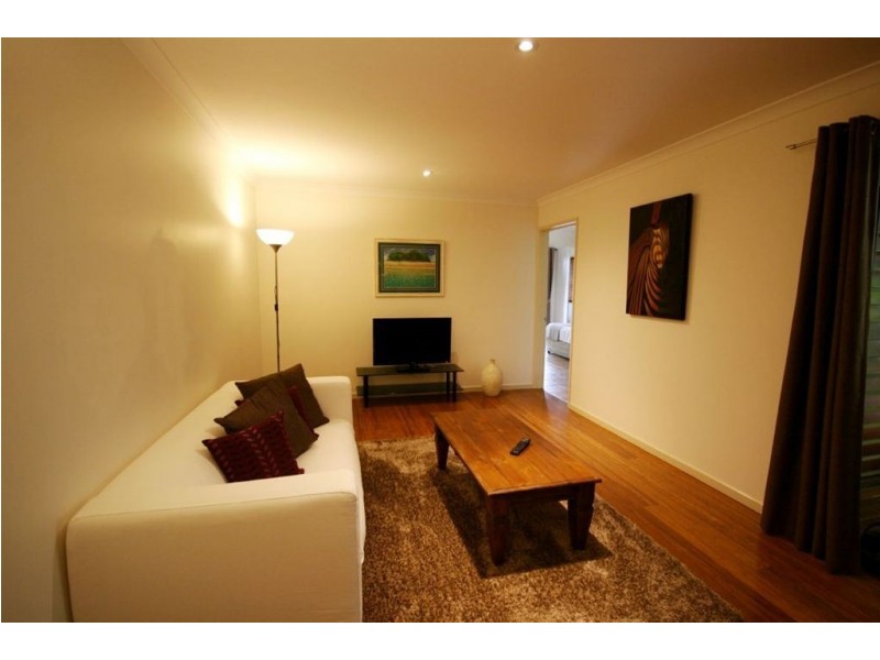 30B Macona Crescent, Cannonvale QLD 4802