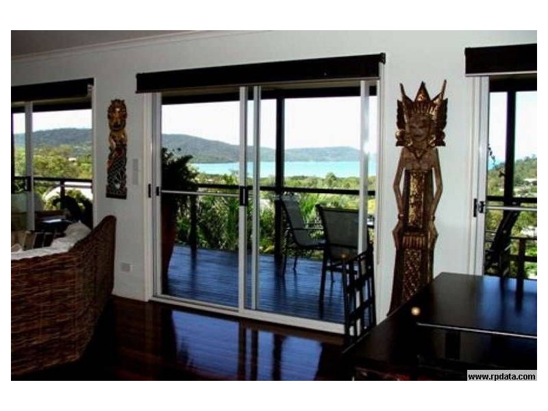15 Country Road, Cannonvale QLD 4802