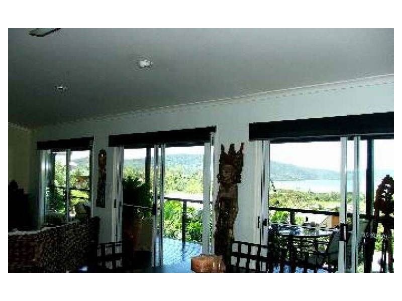 15 Country Road, Cannonvale QLD 4802