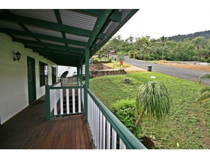 21 Island Drive, Cannonvale QLD 4802