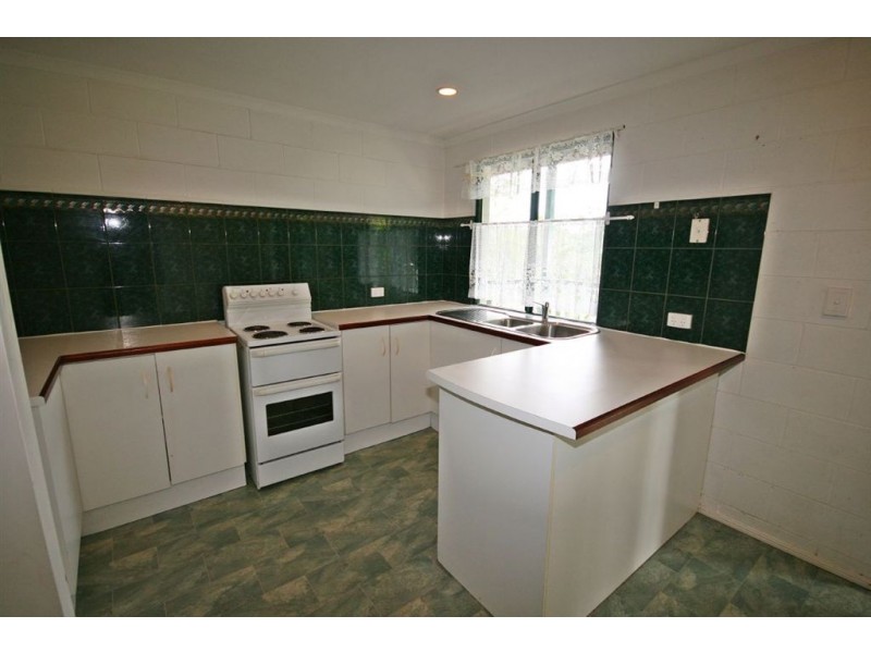 21 Island Drive, Cannonvale QLD 4802