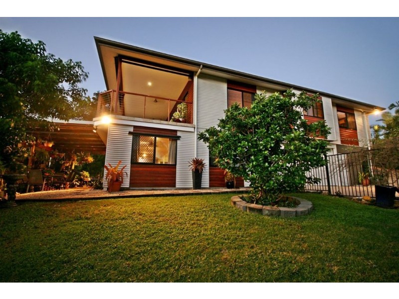 6 Golf Views Crt, Cannonvale QLD 4802