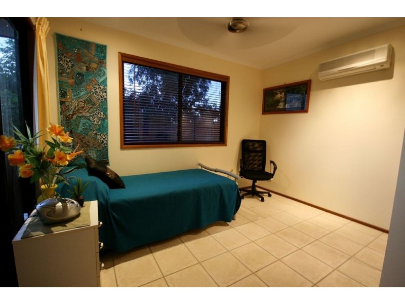 6 Golf Views Crt, Cannonvale QLD 4802