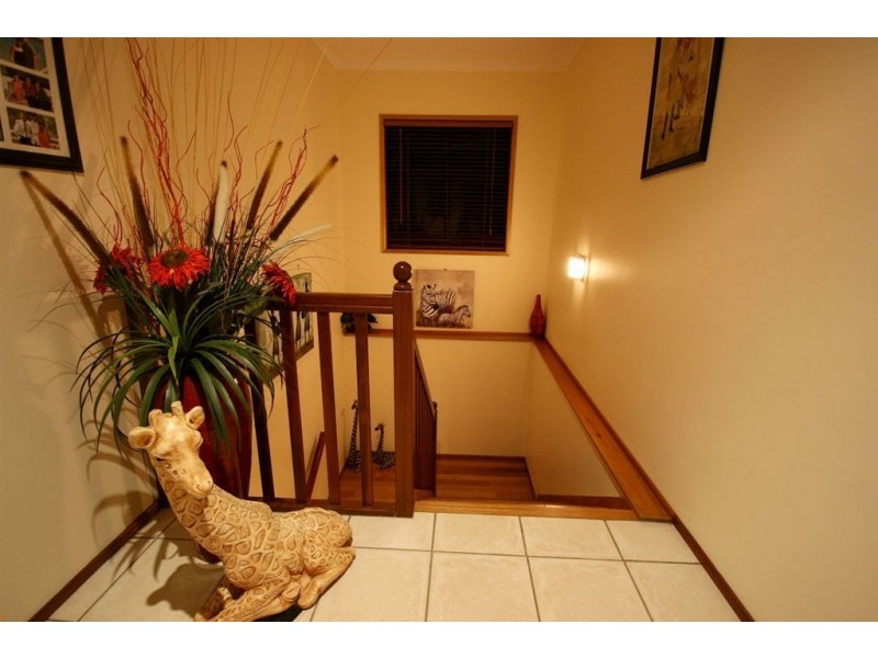 6 Golf Views Crt, Cannonvale QLD 4802