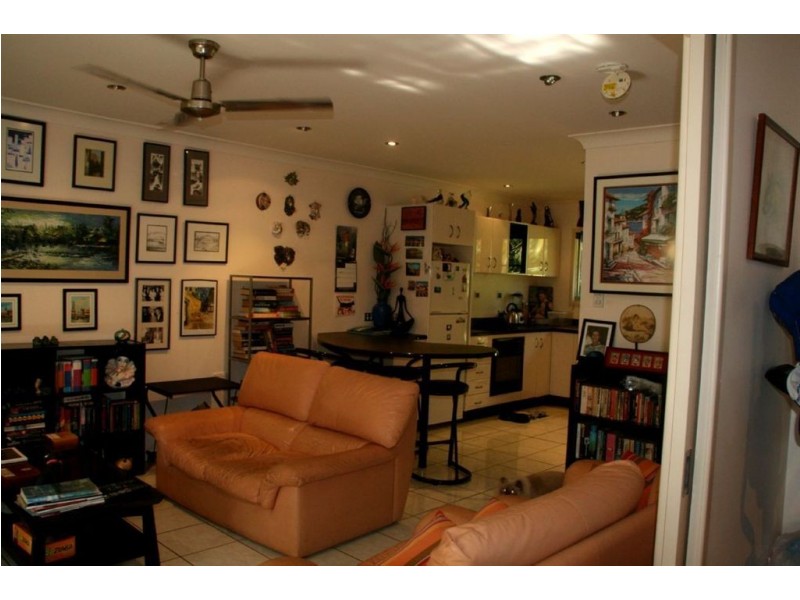 17/28 Island Drive, Cannonvale QLD 4802