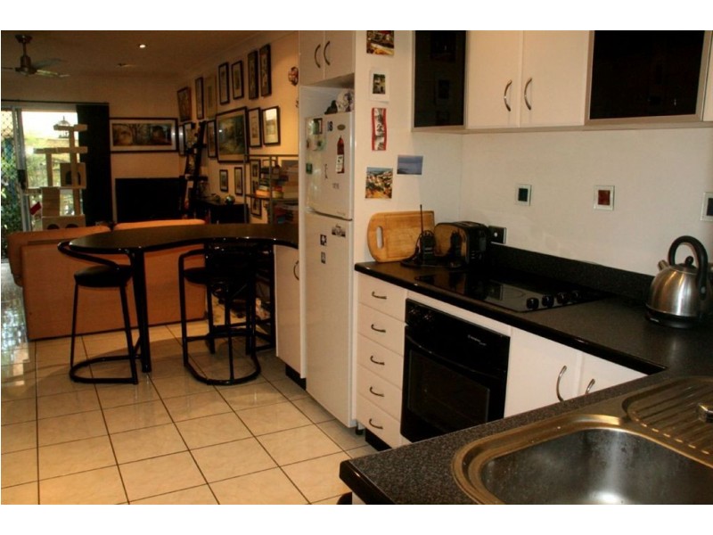 17/28 Island Drive, Cannonvale QLD 4802