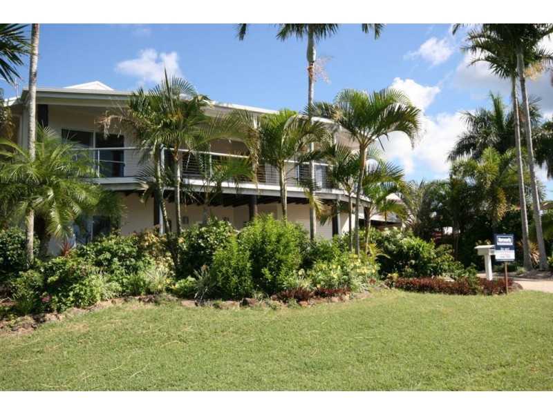 33 Country Road, Cannonvale QLD 4802