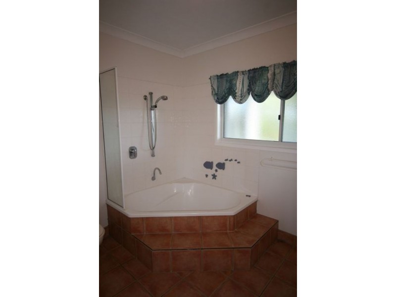 33 Country Road, Cannonvale QLD 4802