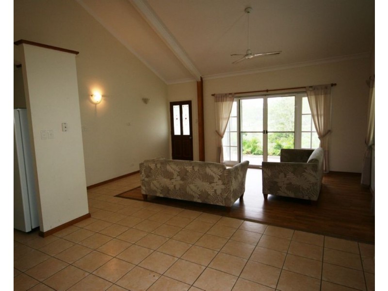 185 Paluma Road, Cannonvale QLD 4802