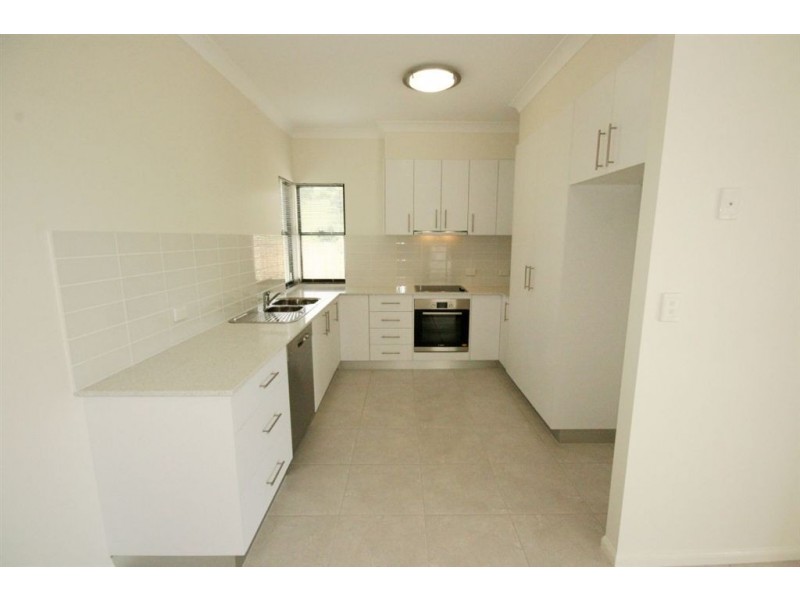 4 Endeavour Cct, Cannonvale QLD 4802