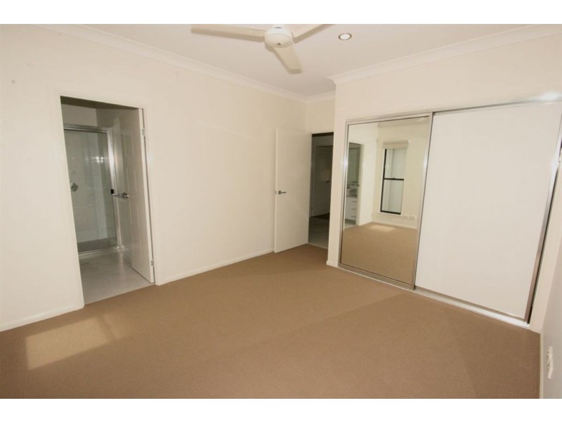 4 Endeavour Cct, Cannonvale QLD 4802