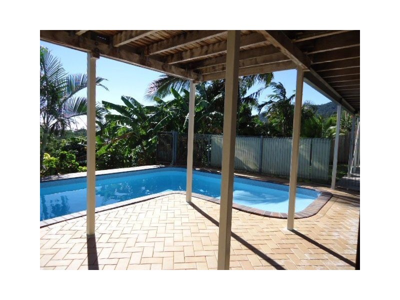 28 Country Road, Cannonvale QLD 4802