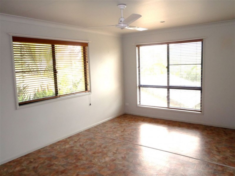 25 South Molle Blvd, Cannonvale QLD 4802