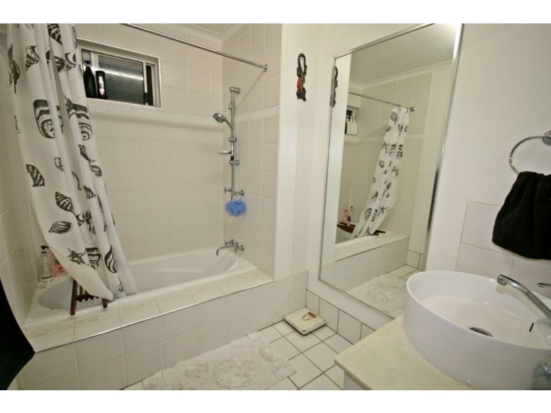 1/2 Mandalay Road, Jubilee Pocket QLD 4802