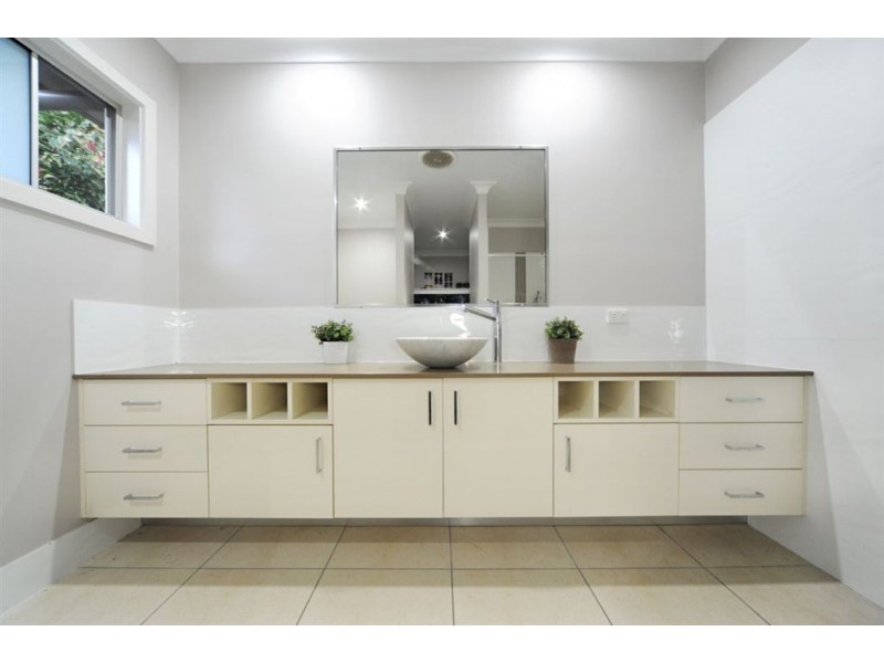 32 Sunset Drive, Jubilee Pocket QLD 4802