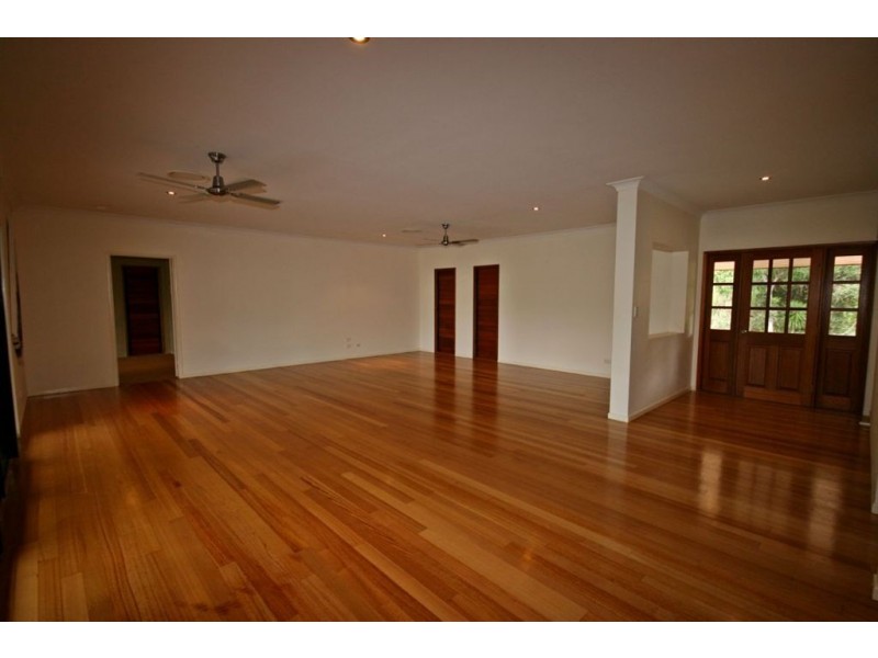 77 Pringle Road, Cannonvale QLD 4802