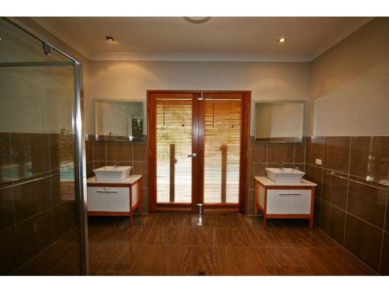 77 Pringle Road, Cannonvale QLD 4802