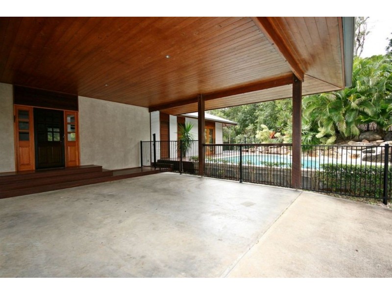 77 Pringle Road, Cannonvale QLD 4802