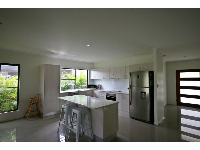 52 Abell Road, Cannonvale QLD 4802