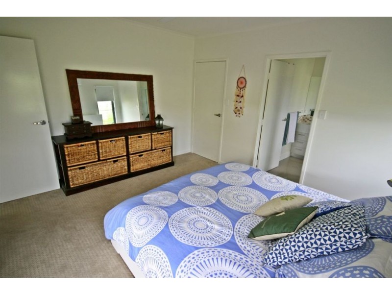 52 Abell Road, Cannonvale QLD 4802