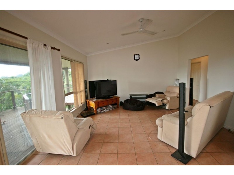 5 South Molle Boulevard, Cannonvale QLD 4802