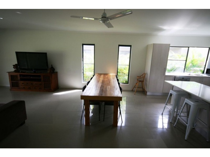 52 Abell Road, Cannonvale QLD 4802