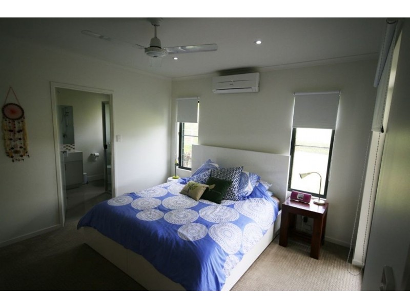 52 Abell Road, Cannonvale QLD 4802