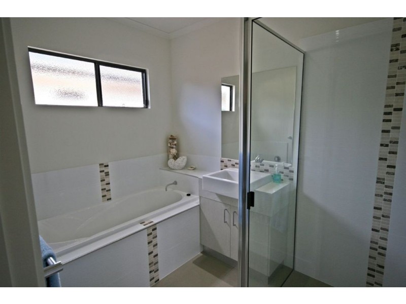 52 Abell Road, Cannonvale QLD 4802