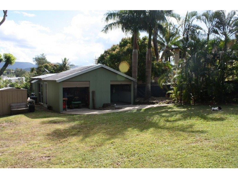 4 Iluka Street, Cannonvale QLD 4802