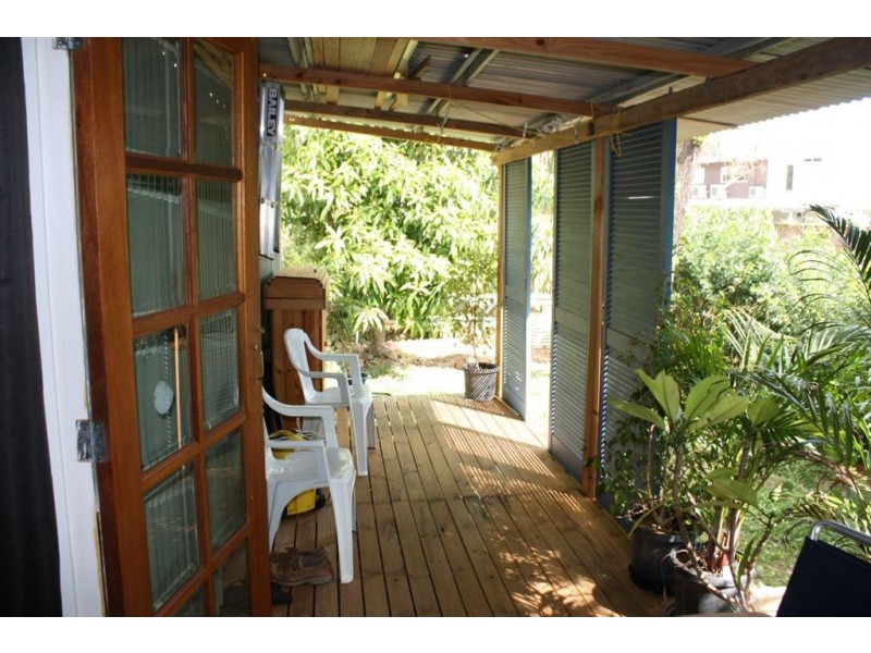4 Iluka Street, Cannonvale QLD 4802