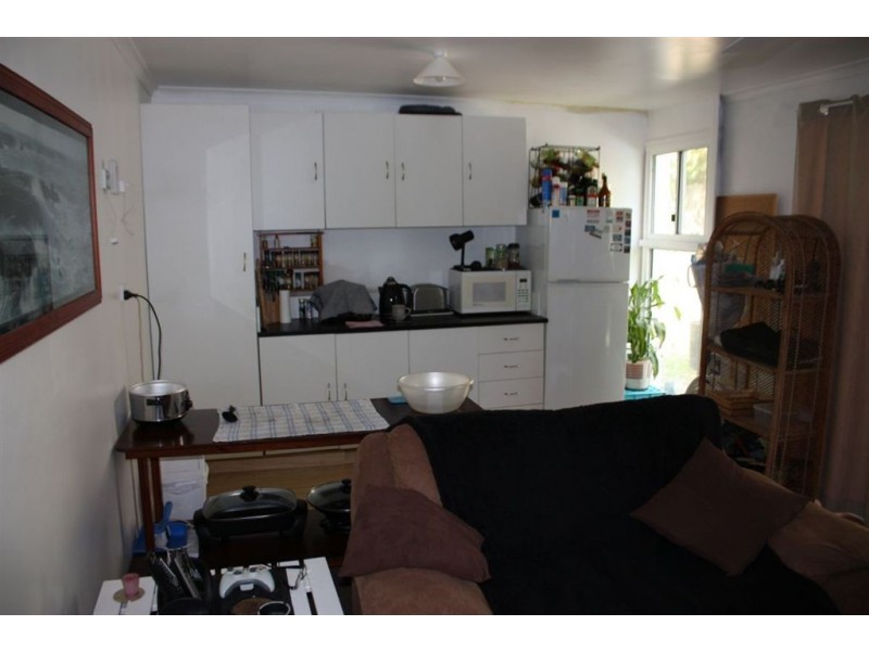 4 Iluka Street, Cannonvale QLD 4802