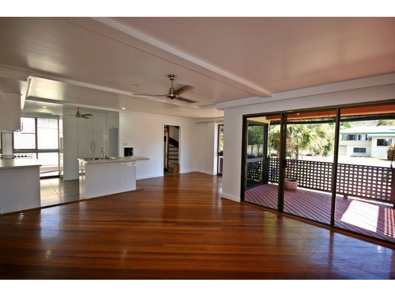 6/3 Beach Road, Cannonvale QLD 4802